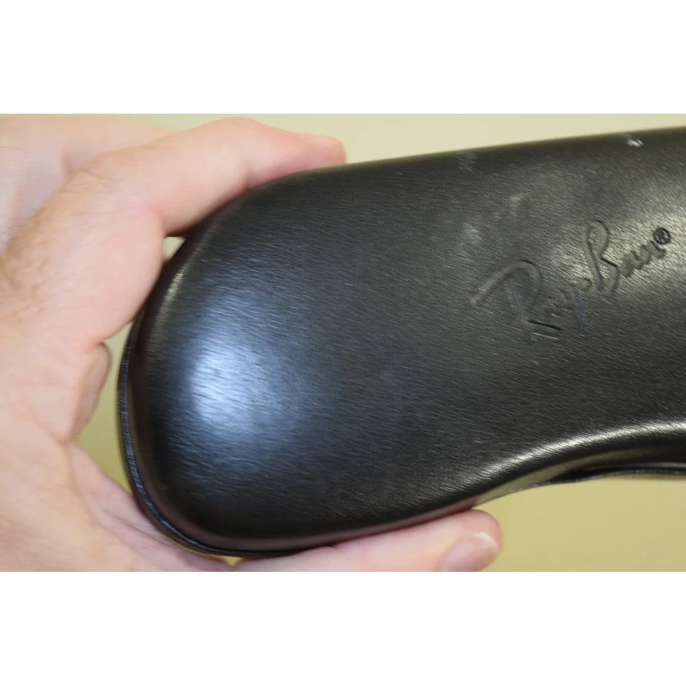 Ray-Ban Sunglasses Eyeglasses Clam Shell Black - Logo CASE ONLY - Flaw
